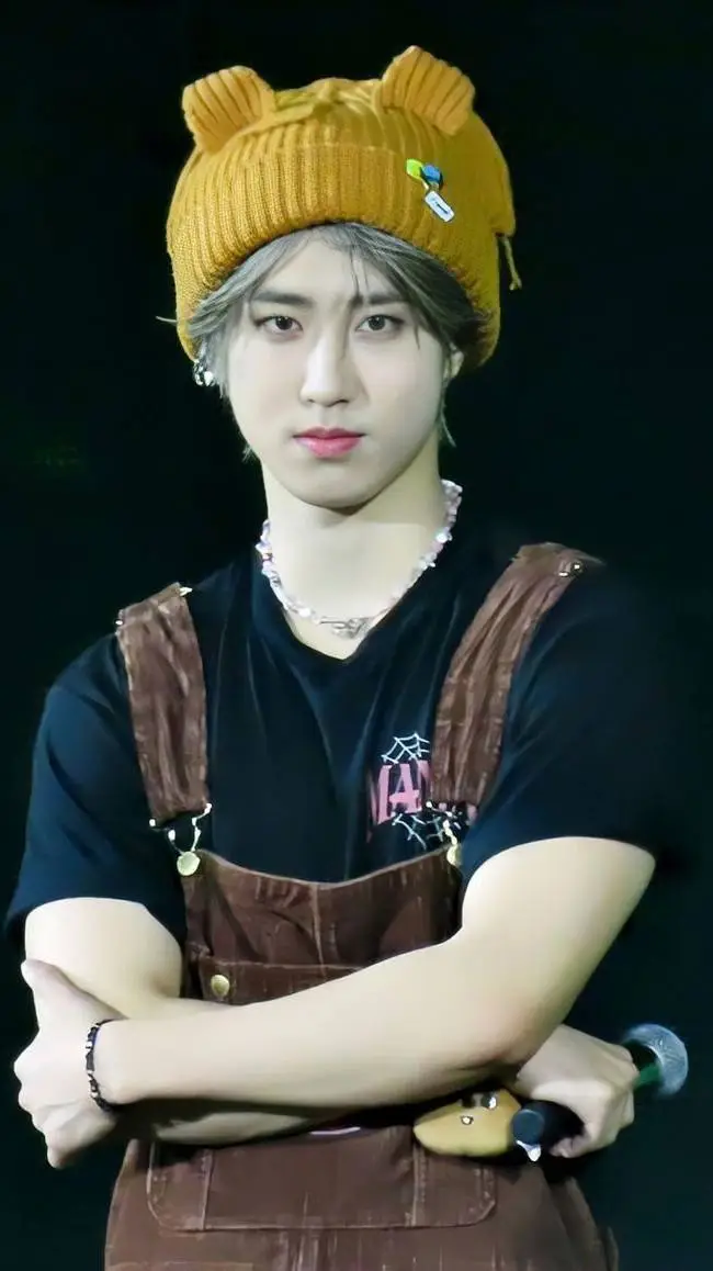 ai character: han jisung y tu background