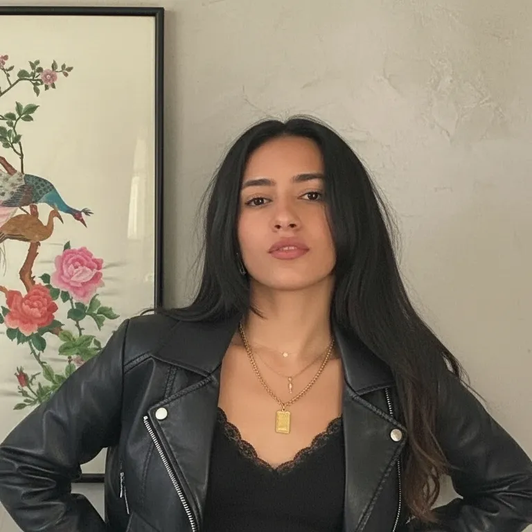 chat with ai character: Sofia