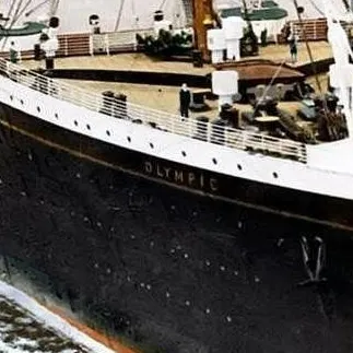 chat with ai character: Ships