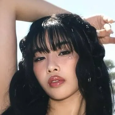 chat with ai character: Sophia~