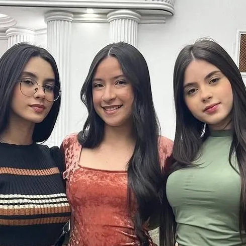 chat with ai character: laura,abigail,lana