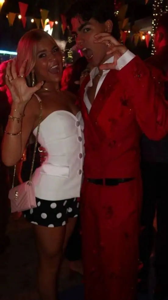 ai character: Kamri's Sister  background