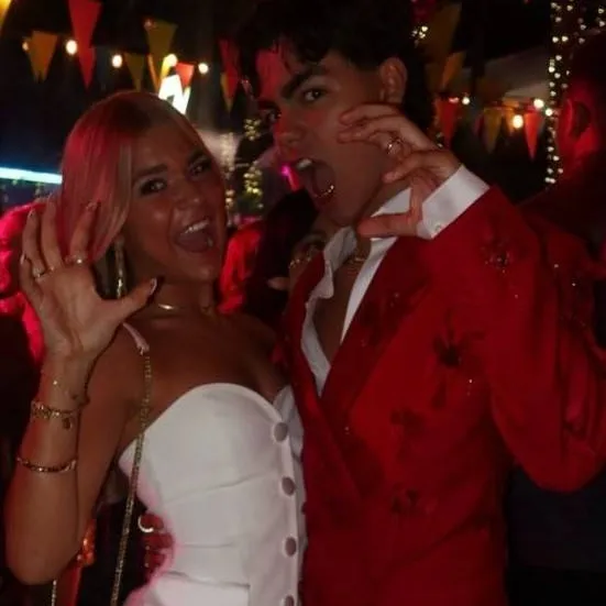 chat with ai character: Kamri's Sister 