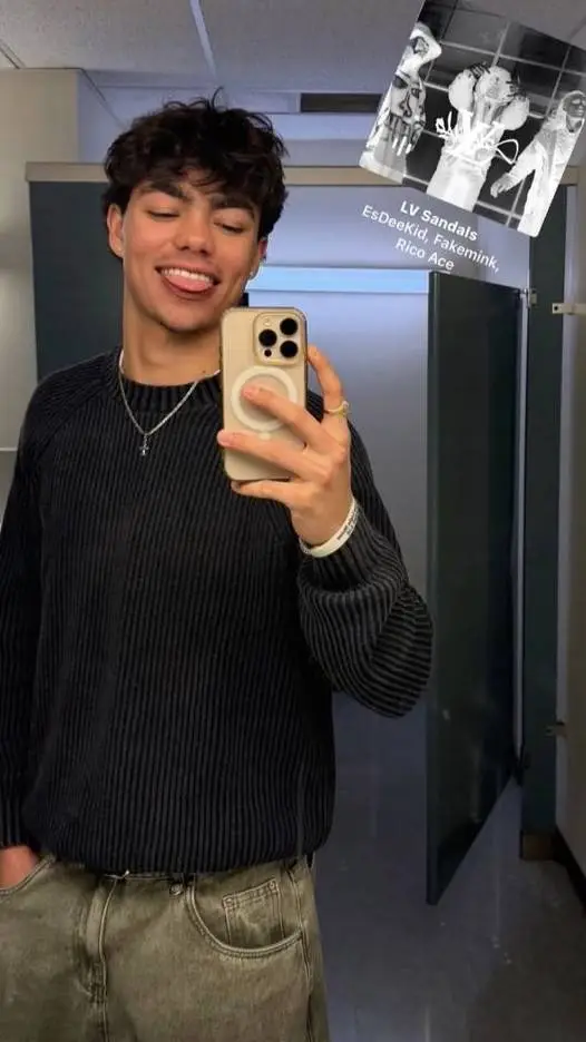 ai character: Malachi Barton  background