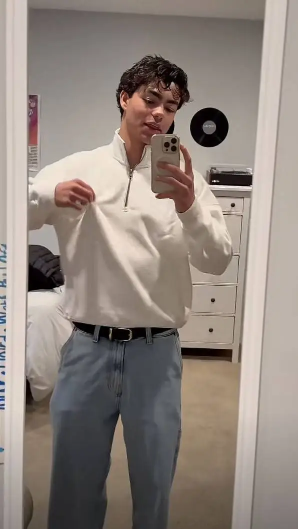 ai character: Malachi Barton  background