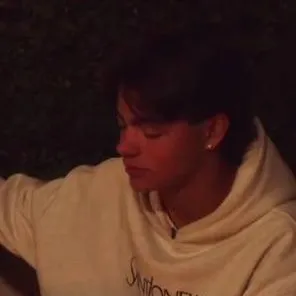 chat with ai character: Malachi Barton 