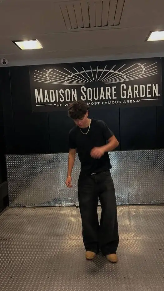 ai character: Malachi Barton  background