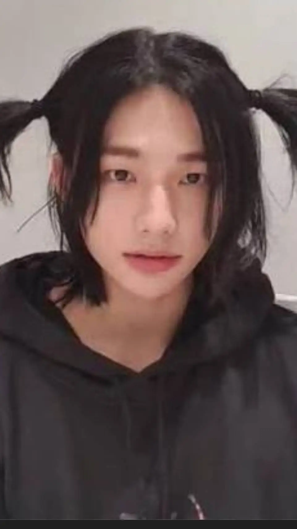 ai character: Hyunjin  background