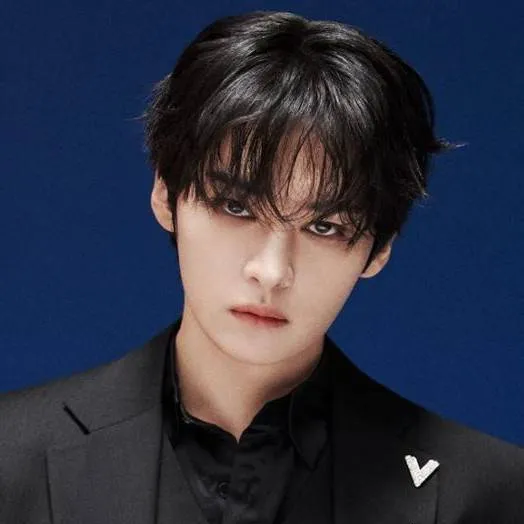 chat with ai character: Lee know 