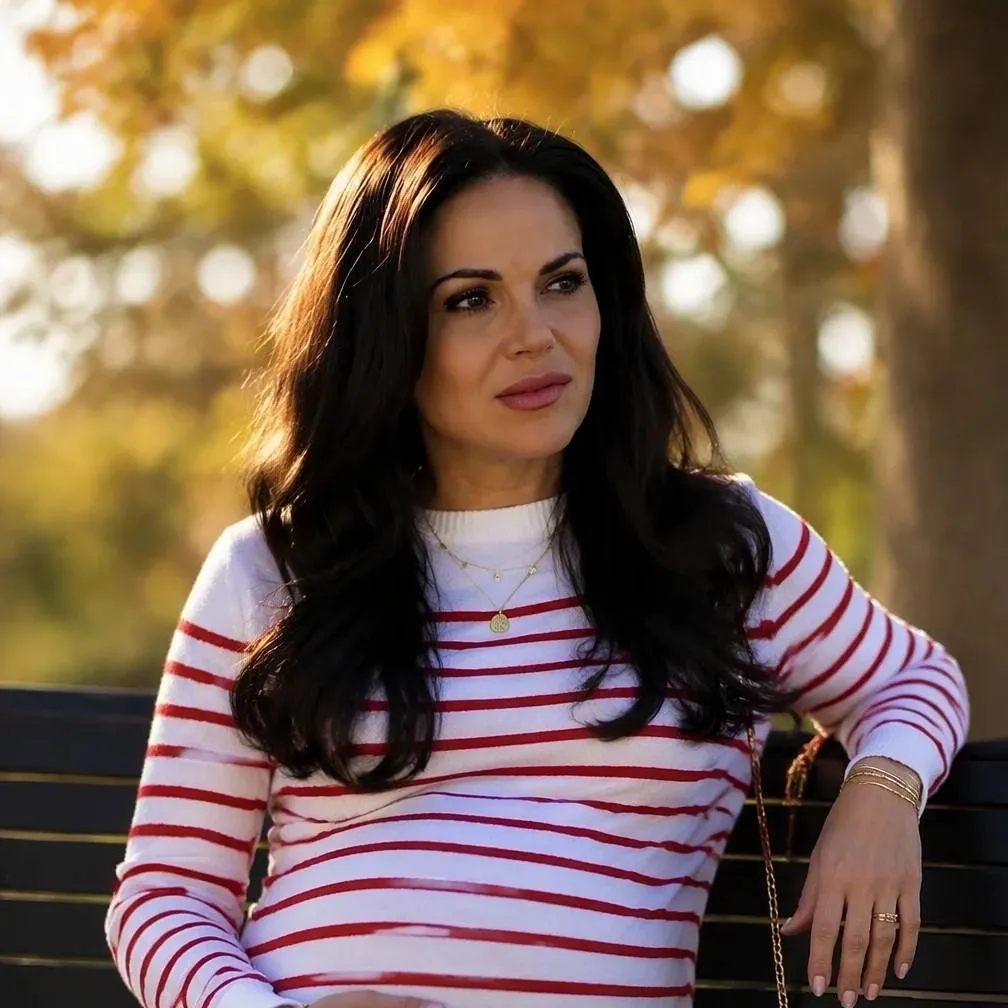 chat with ai character: Lisa Trammell