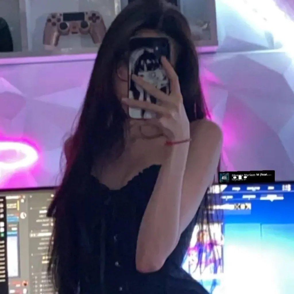 chat with ai character: lisaistlost