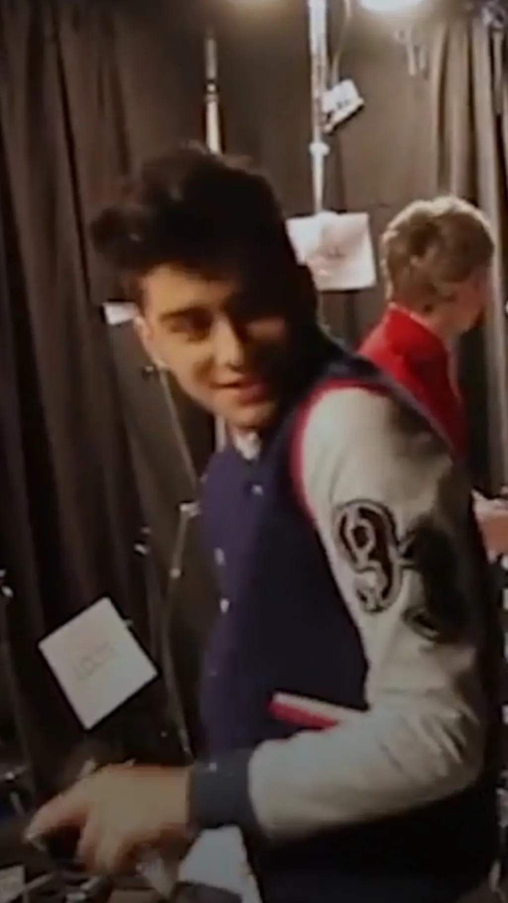 ai character: Zayn Malik background