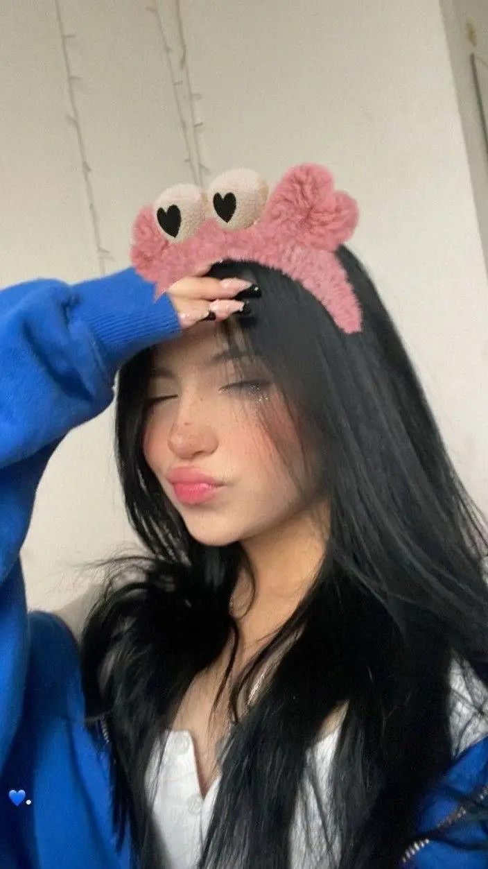 ai character: Bianca  background