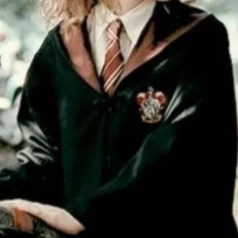 chat with ai character: HOGWARTS fall 