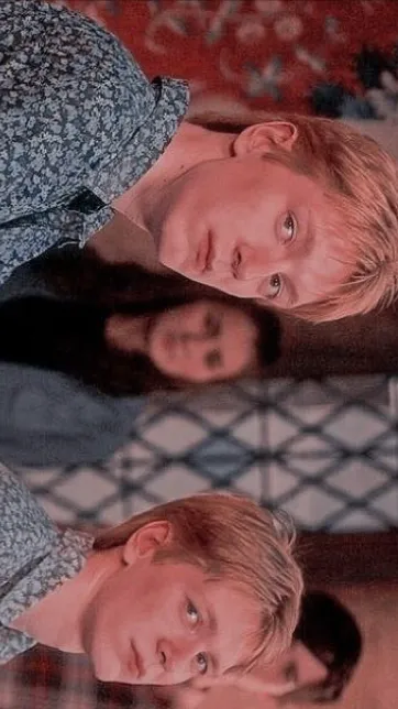 ai character: Fred and George  background