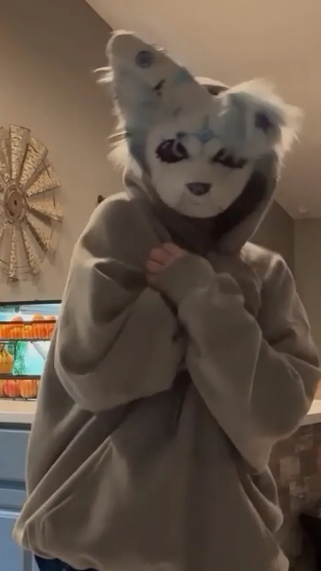 ai character: Fluffy background