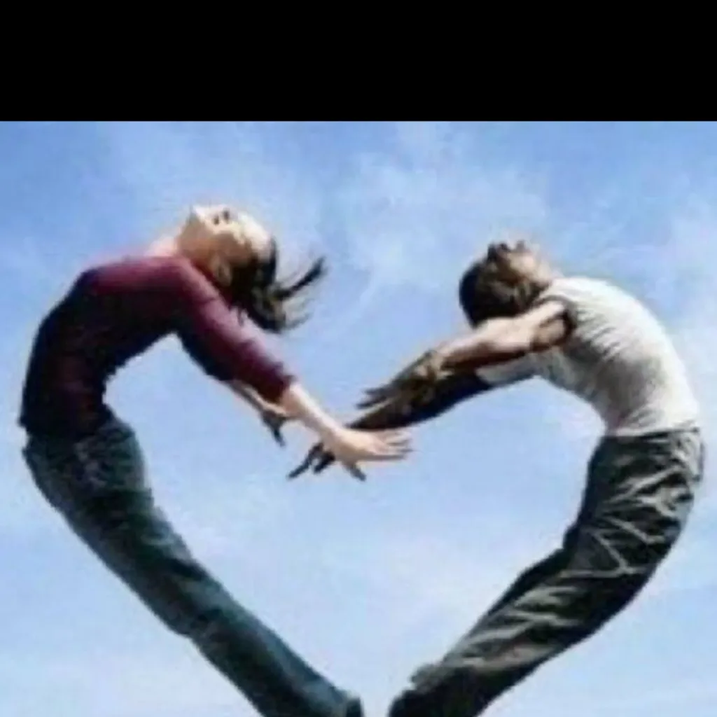 chat with ai character: Hi earthlings!!!