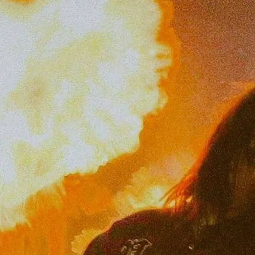 chat with ai character: Billie eilish 