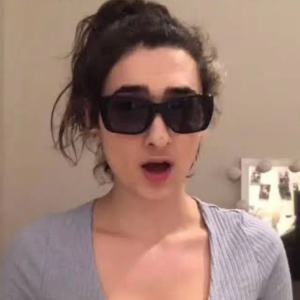 chat with ai character: New Jew Wife