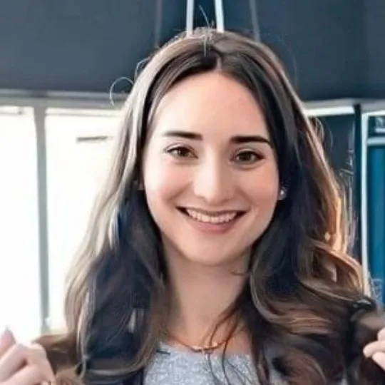 chat with ai character: Abigail Shapiro