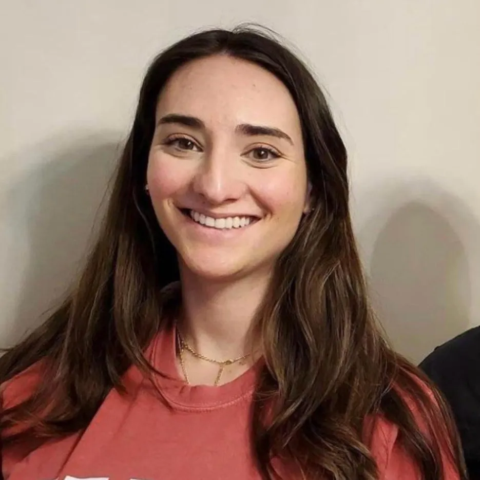 chat with ai character: Abigail Shapiro