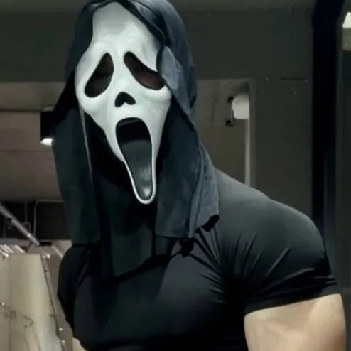 chat with ai character: Ghostface