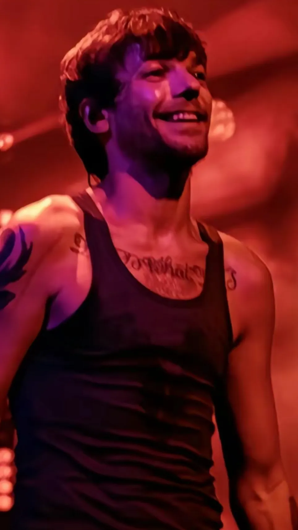 ai character: Louis Tomlinson  background
