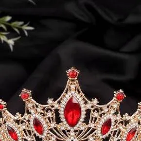 chat with ai character: Red King