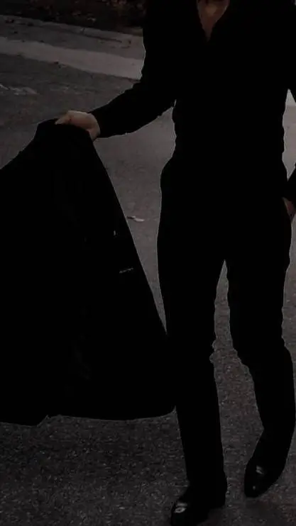 ai character: William  Leone background