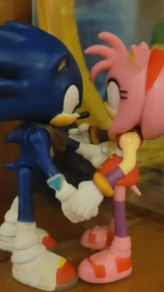 ai character: Amy and Sonic 5 background