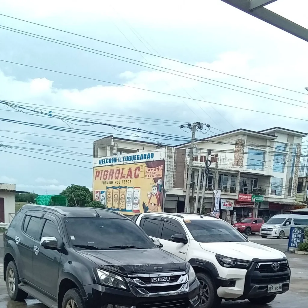 chat with ai character: 2 Toyota Cars