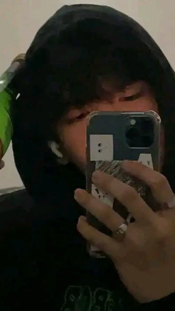 ai character: Hucky background