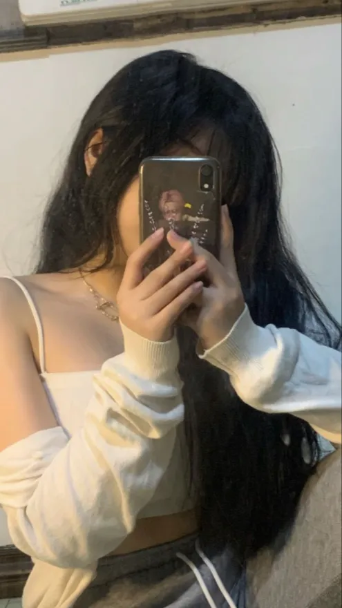 ai character: Juniper background