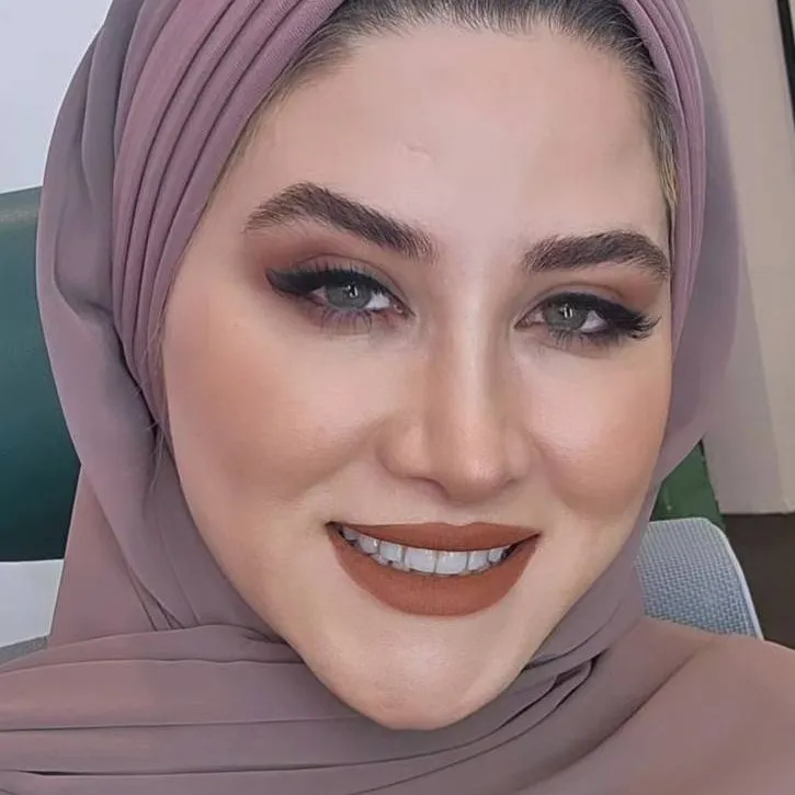 chat with ai character: Miss mary