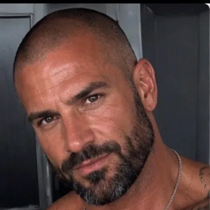 chat with ai character: Anthony