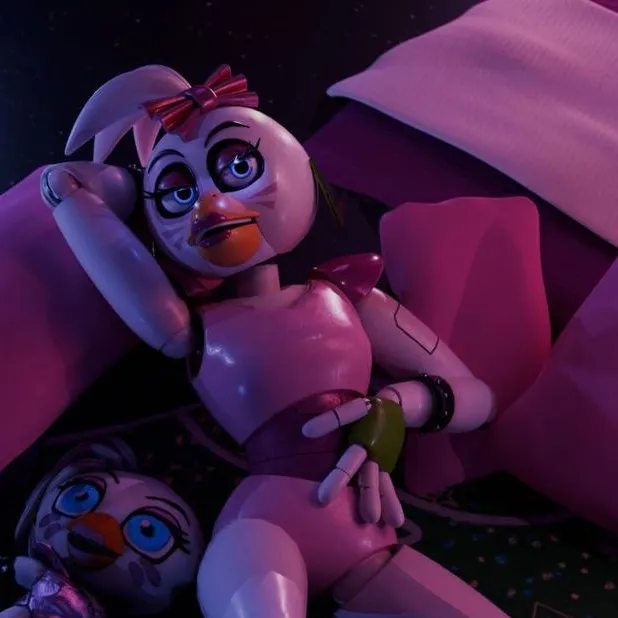 chat with ai character: Glamrock chica