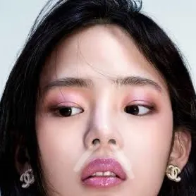 chat with ai character: Minji’s sick day