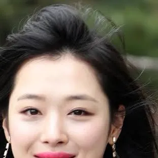chat with ai character: Sulli’s funeral 