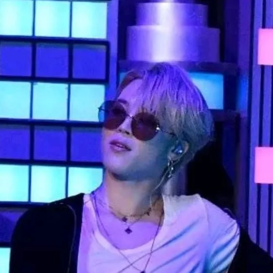chat with ai character: jimin