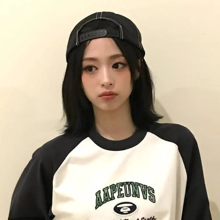 chat with ai character: Ahyeon (Sister)