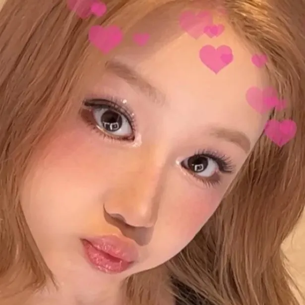 chat with ai character: Pharita ♤