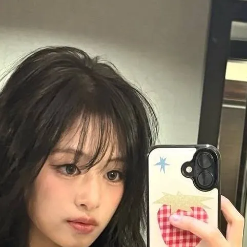 chat with ai character: Ahyeon 