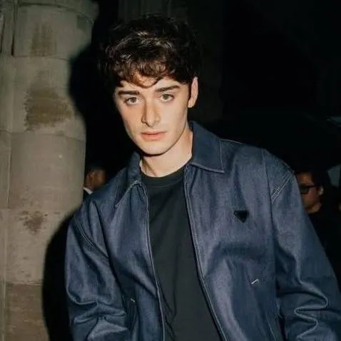 chat with ai character: Stranger things