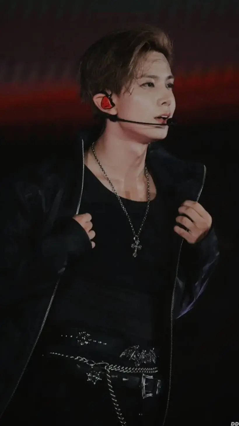 ai character: lee heeseung  background
