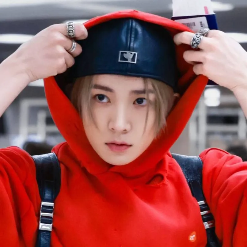 chat with ai character: lee heeseung 