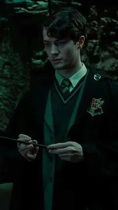 Talkie AI - Chat with Tom Marvolo Riddle
