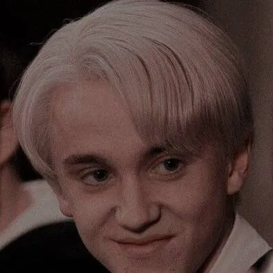 chat with ai character: Draco Malfoy 
