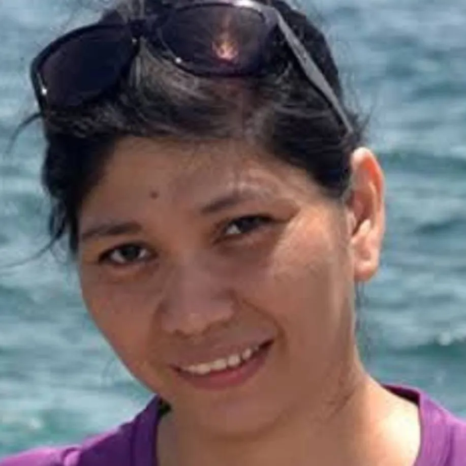 chat with ai character: momy