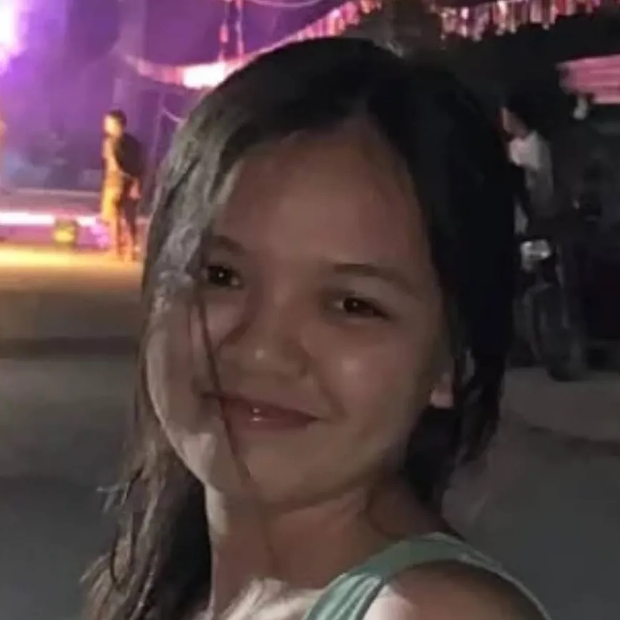 chat with ai character: Joyce Angeles
