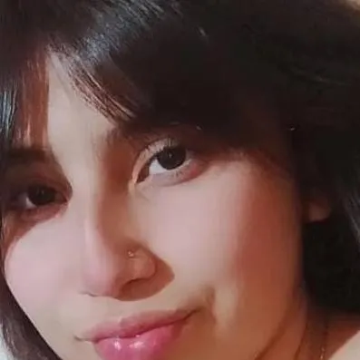 chat with ai character: morena